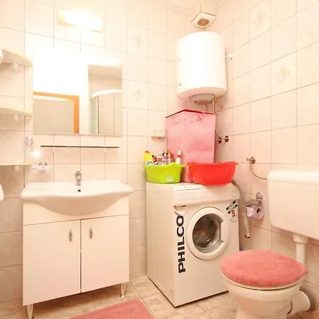 Razanj 8361b Rogoznica (Sibenik-Knin)